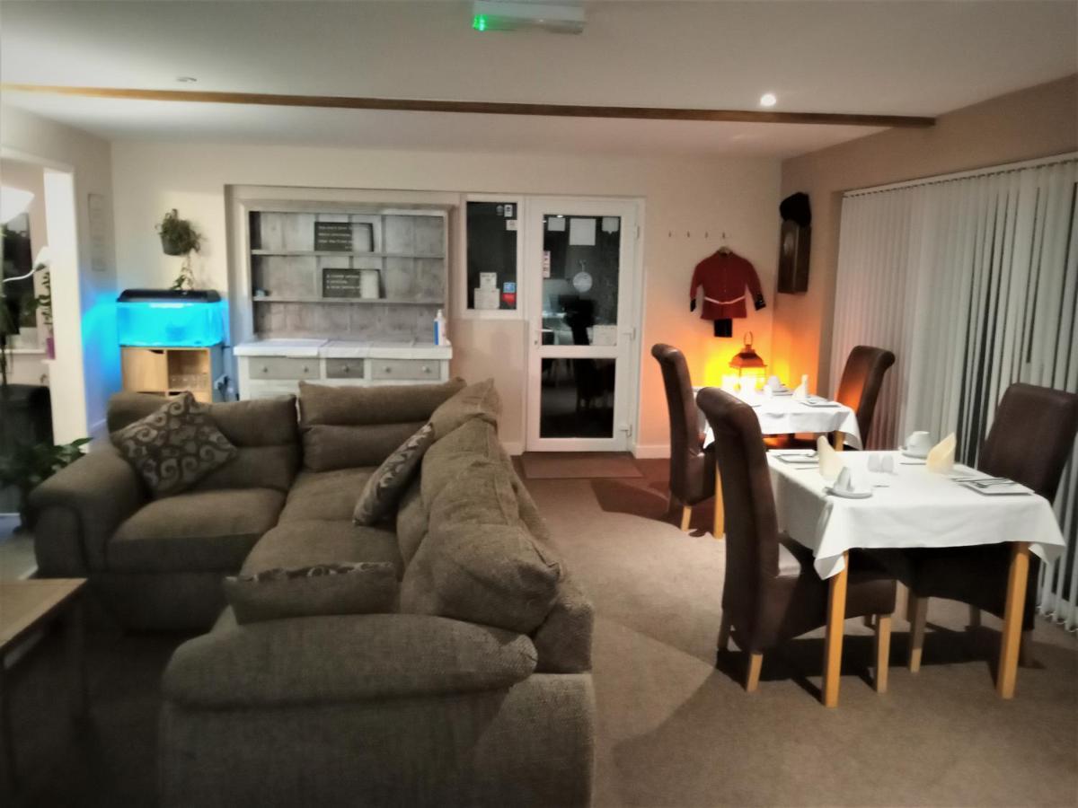 Maen Hir Hotel Menai Bridge Kültér fotó