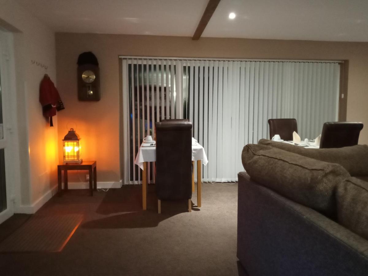 Maen Hir Hotel Menai Bridge Kültér fotó